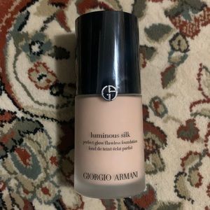 Armani Luminous Silk Foundation - Shade 5. Never used.